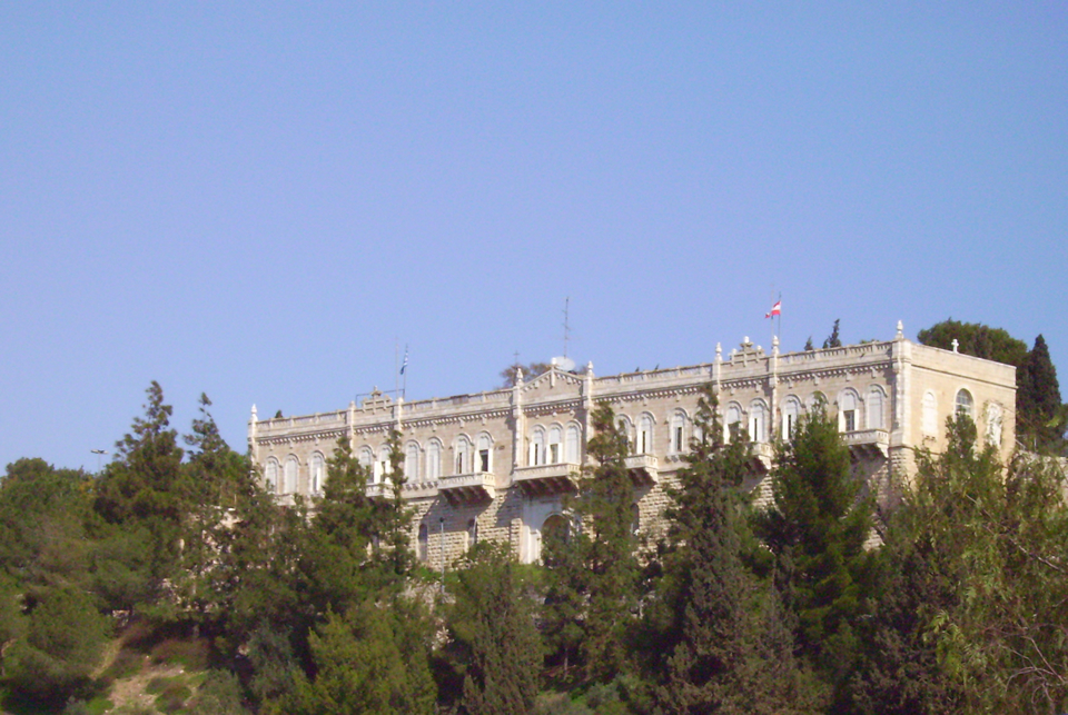 Δωρεάν φοίτηση σε όσους μαθητές επιθυμούν να φοιτήσουν στο Γυμνάσιο Λύκειο της Πατριαρχικής Σχολής στα Ιεροσόλυμα.